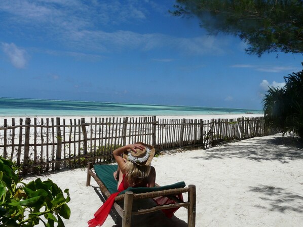 Am Strand, Liegestühle, Strandtücher