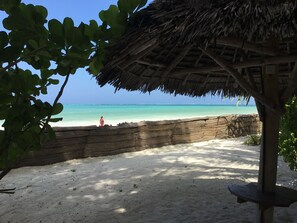 En la playa y toallas de playa