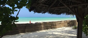 OceanView Villa & Bungalows, Beachfront Private Villa.