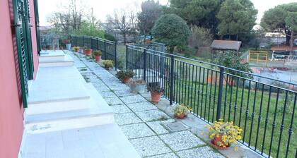 NEW FLAT IN A QUIET AREA WITH PROVAT PARKING LOT AND GARDEN