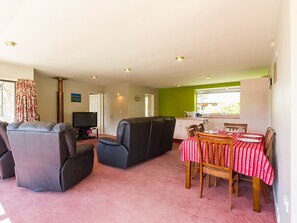 Interior - Mill House - Wanaka Holiday Home (Wanaka)
