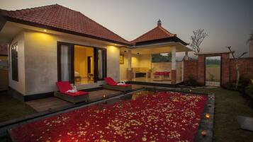 Vila Bulan Madu | Teras/patio