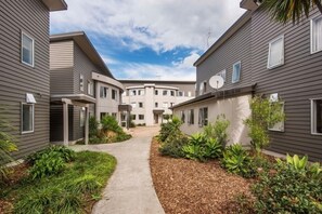 Exterior - Spacious self-catering apartment close to the city (Takapuna)