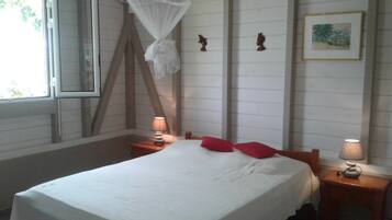 1 bedroom, desk, iron/ironing board, WiFi