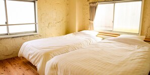 Twin Room | Free WiFi, bed sheets - 14 Guesthouse Mt.Fuji - Hostel (Fuji)