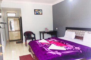 Deluxe Double Room | Free WiFi, wheelchair access - Shangrila Resorts by Raatri (Jakholi)
