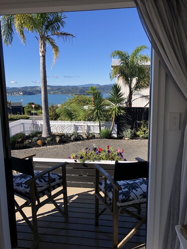 Unique Tiny homes with fabulous sea views and cosy internal courtyard.