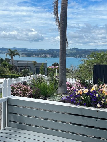 Unique Tiny homes with fabulous sea views and cosy internal courtyard.