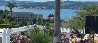 Unique Tiny homes with fabulous sea views and cosy internal courtyard.