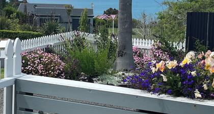 Unique Tiny homes with fabulous sea views and cosy internal courtyard.