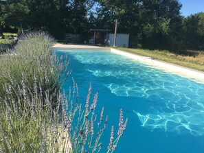 Pool - VINHA eco-autonomous trailer (Mauroux)