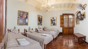 Unclassified image, 5 of 52, button - Hotel España (Lima)