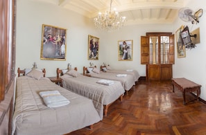 Wifi gratis y acceso para silla de ruedas