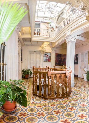 Interior - Hotel España (Lima)