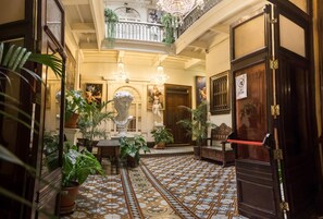 Interior - Hotel España (Lima)