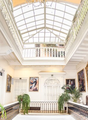 Interior - Hotel España (Lima)