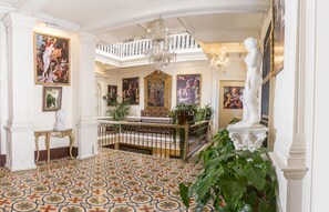 Interior - Hotel España (Lima)