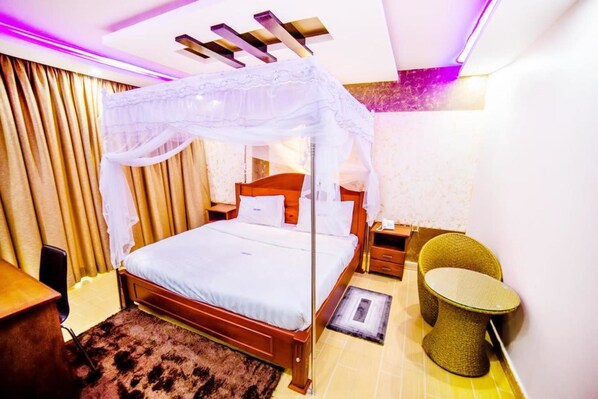 Bureau, Wi-Fi gratuit, draps fournis