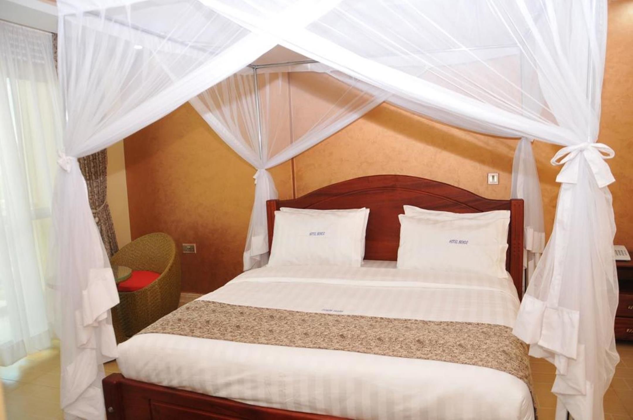 Desk, free WiFi, bed sheets