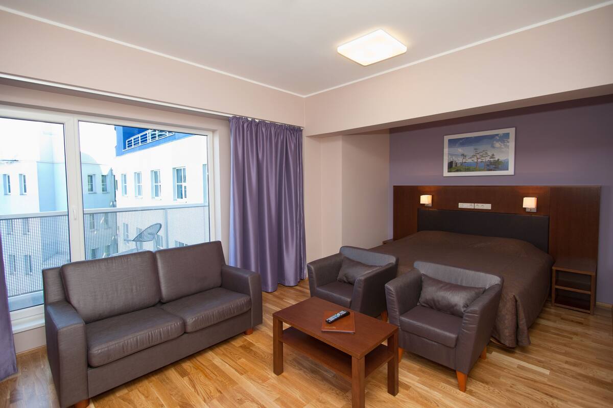 suite | free wifi, bed sheets, wheelchair access