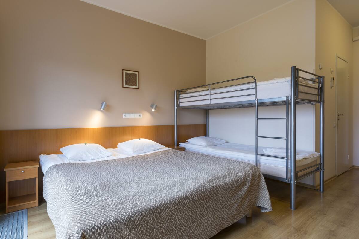 Room (with Bunk Bed) | Wi-fi percuma, cadar katil 