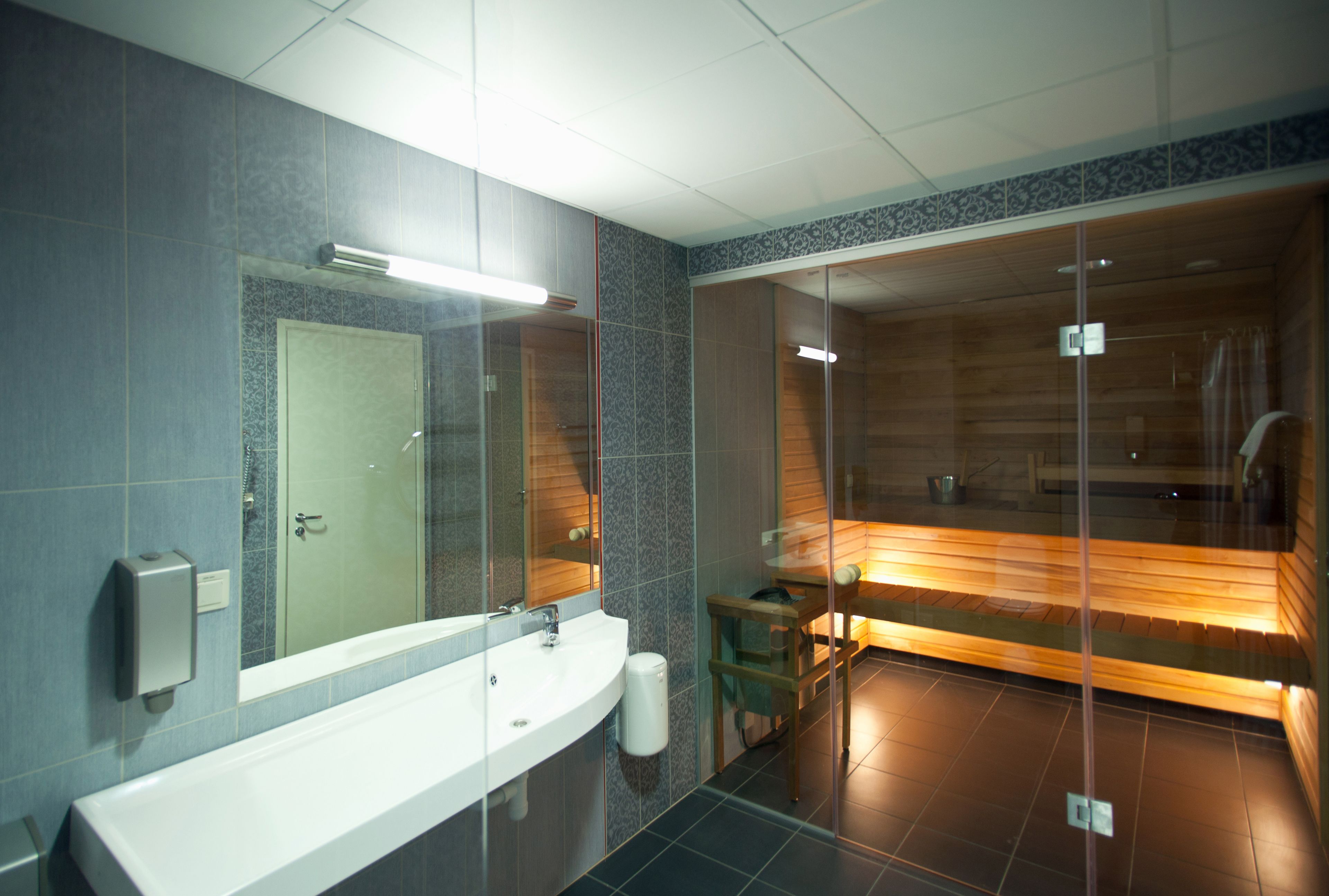 suite | free wifi, bed sheets, wheelchair access