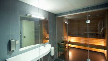 Suite | Free WiFi, bed sheets, wheelchair access