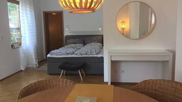 2 Schlafzimmer, Zimmersafe, Schreibtisch, WLAN