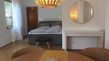 2 Schlafzimmer, Zimmersafe, Schreibtisch, WLAN