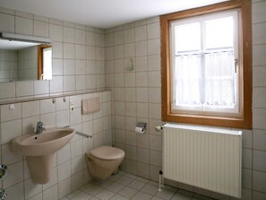 Unclassified image, 5 of 10, button - Apartment A - Historic Odenwälder house with house Elztalblick (Mudau)