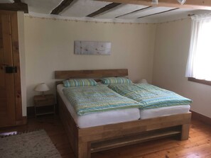 1 chambre, lit de bébé portatif, Wi-Fi, literie fournie