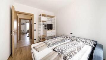 2 bedrooms, in-room safe, free WiFi, bed sheets