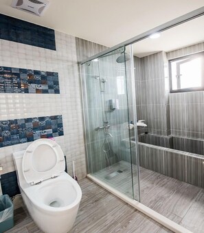 Quadruple Room, Bathtub, Ocean View | Bathroom | Free toiletries, hair dryer, slippers, towels