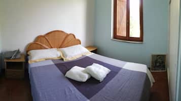 2 Schlafzimmer, Bügeleisen/Bügelbrett