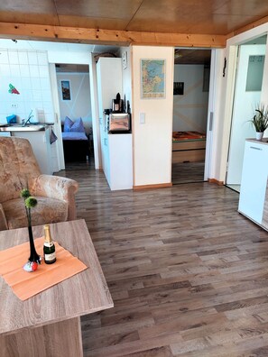 Interior - Bungalow lake view incl. Boat - Bungalow lake view incl. boat (Krakow am See)