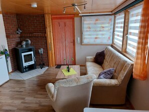 TV, fireplace - Bungalow lake view incl. Boat - Bungalow lake view incl. boat (Krakow am See)