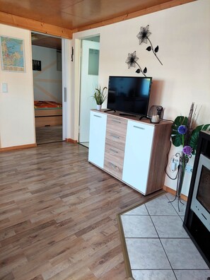 Unclassified image, 5 of 21, button - Bungalow lake view incl. Boat - Bungalow lake view incl. boat (Krakow am See)