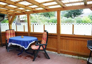 Outdoor dining - Bungalow lake view incl. Boat - Bungalow lake view incl. boat (Krakow am See)