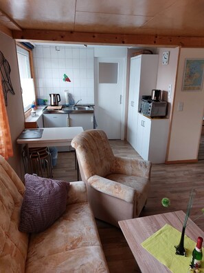 TV, fireplace - Bungalow lake view incl. Boat - Bungalow lake view incl. boat (Krakow am See)