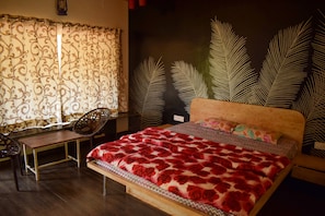 Standard Double Room | In-room safe, blackout drapes, soundproofing