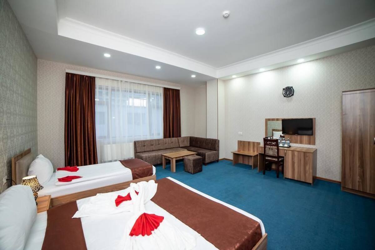 Triple Room | In-room safe, desk, soundproofing, rollaway beds (surcharge)