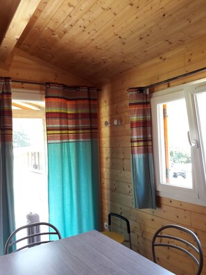 Standard Chalet | Living area