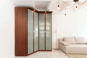 Unclassified image, 5 of 15, button