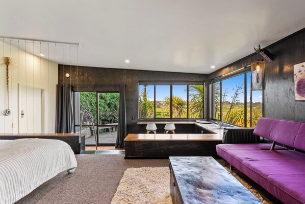 WiFi, bed sheets - The Studio with water views (Tasman)