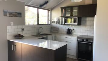 Réfrigérateur, micro-ondes, four, lave-vaisselle