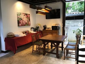 Interior - The Eight Ratvithi House (Chiang Mai)