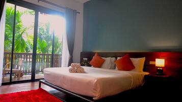 Deluxe Double Room | Desk, laptop workspace, blackout curtains, soundproofing