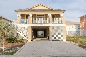 House, 4 Bedrooms | Exterior