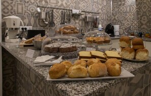 Petit déjeuner buffet compris tous les jours