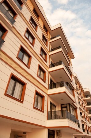 Front of property - Royal Comfort Suites (Arakli)